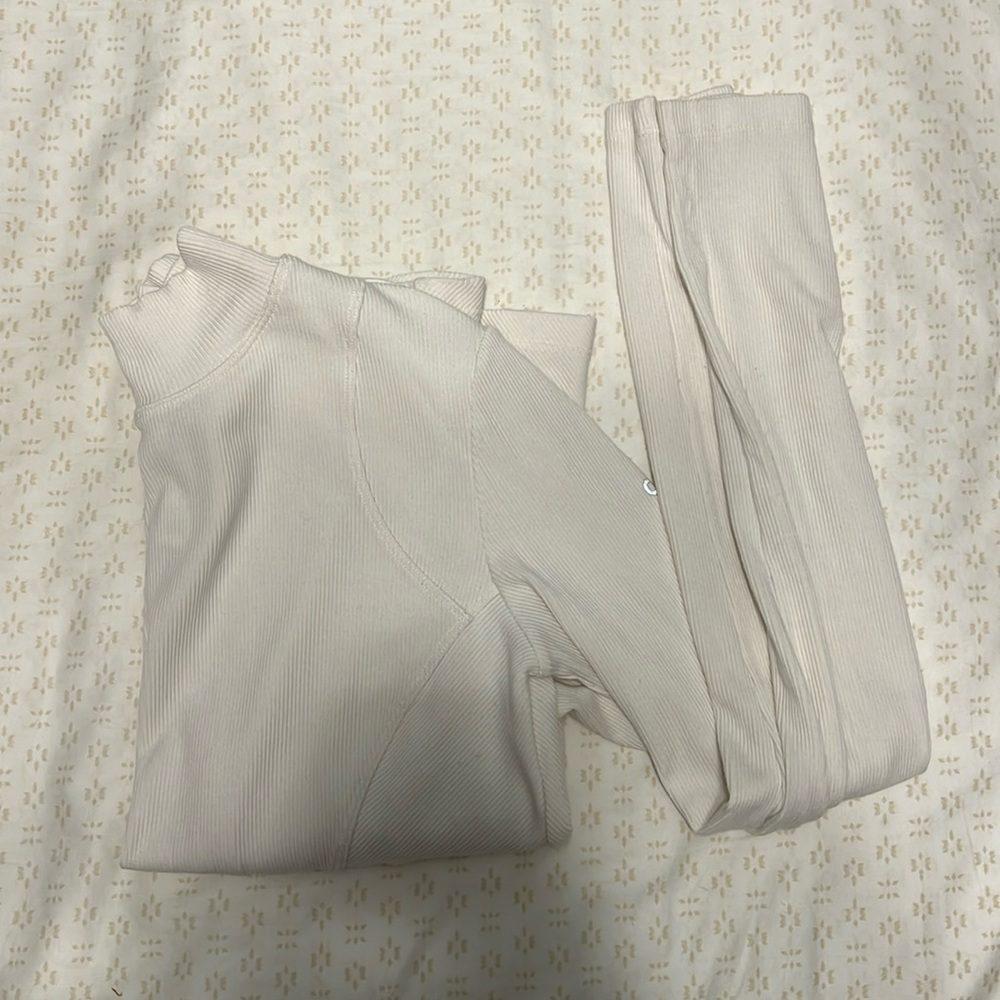 Alo Yoga turtleneck